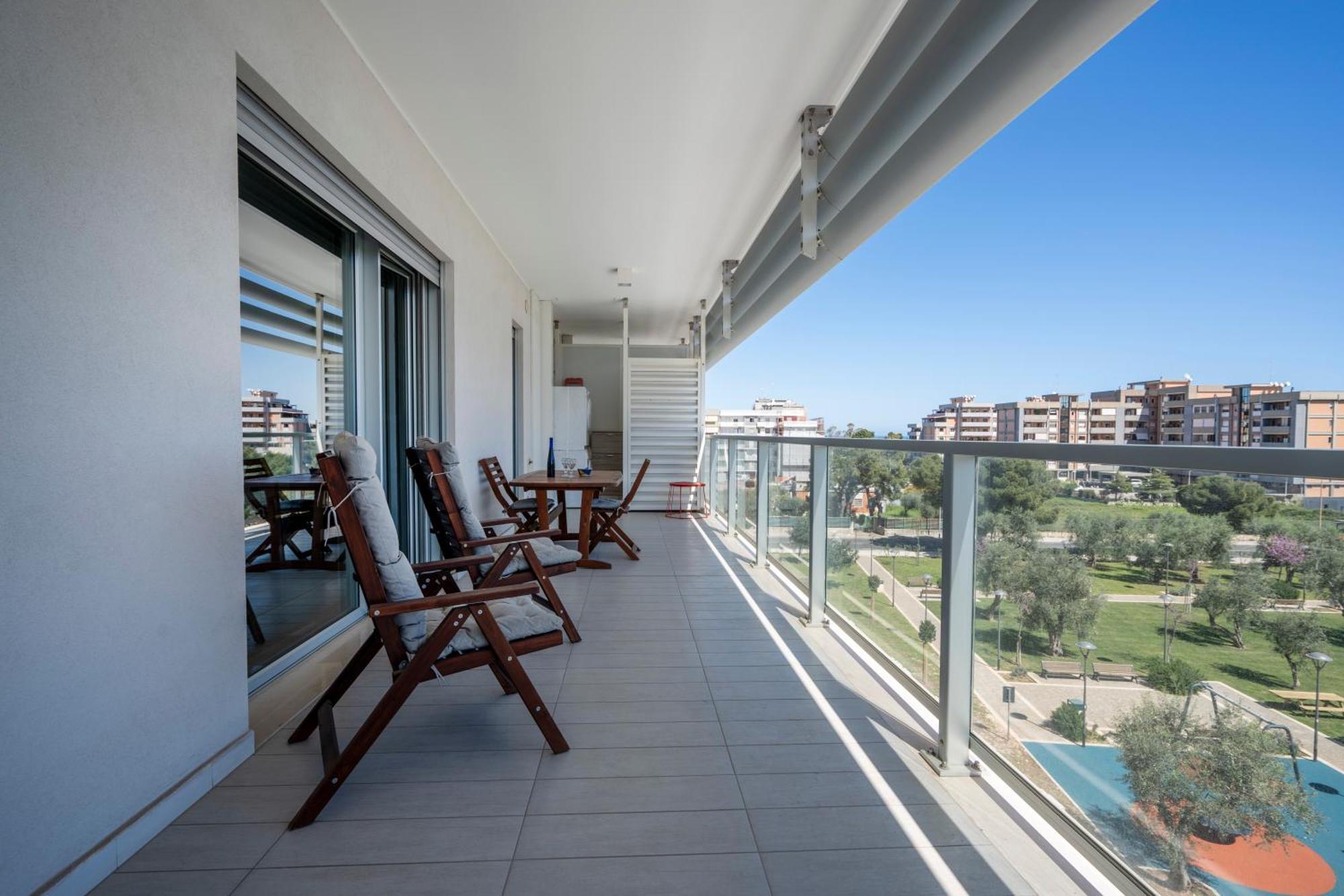 Kind Park - Sleek Apartment With Terrace & Parking Bari Esterno foto