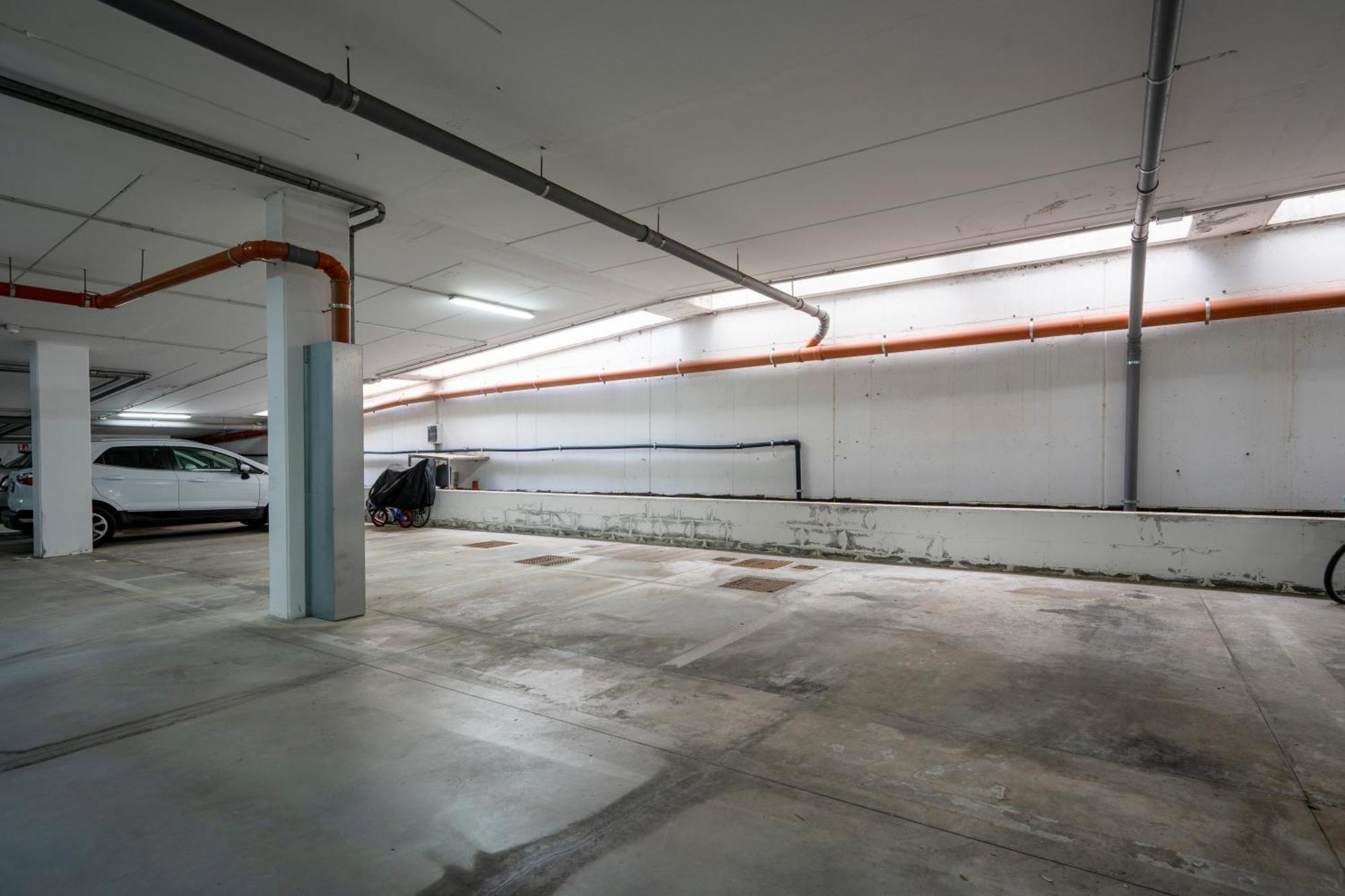Kind Park - Sleek Apartment With Terrace & Parking Bari Esterno foto